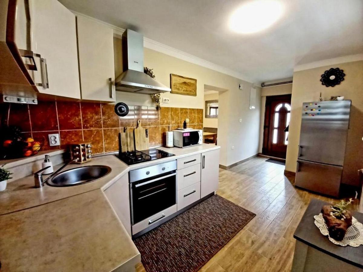 Вилла Matan House Оточац Экстерьер фото